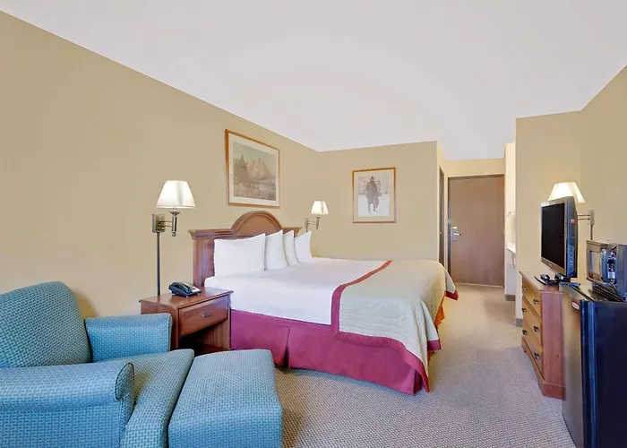 Hotel & Pinedale