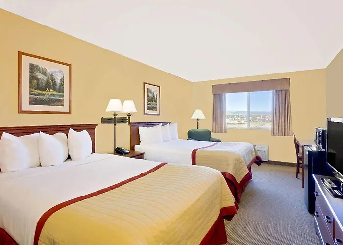 & Hotel Pinedale