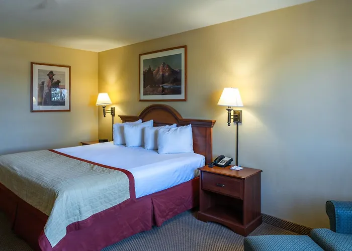 Hotel & Pinedale