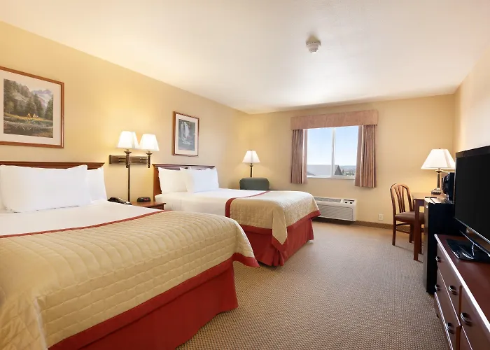 Hotel & Pinedale